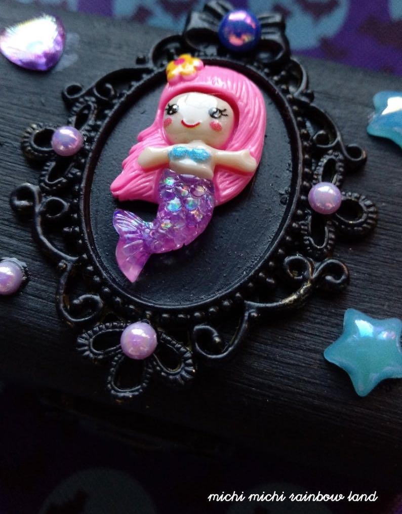 Little Mermaid Pink Hair Mini Box Chest