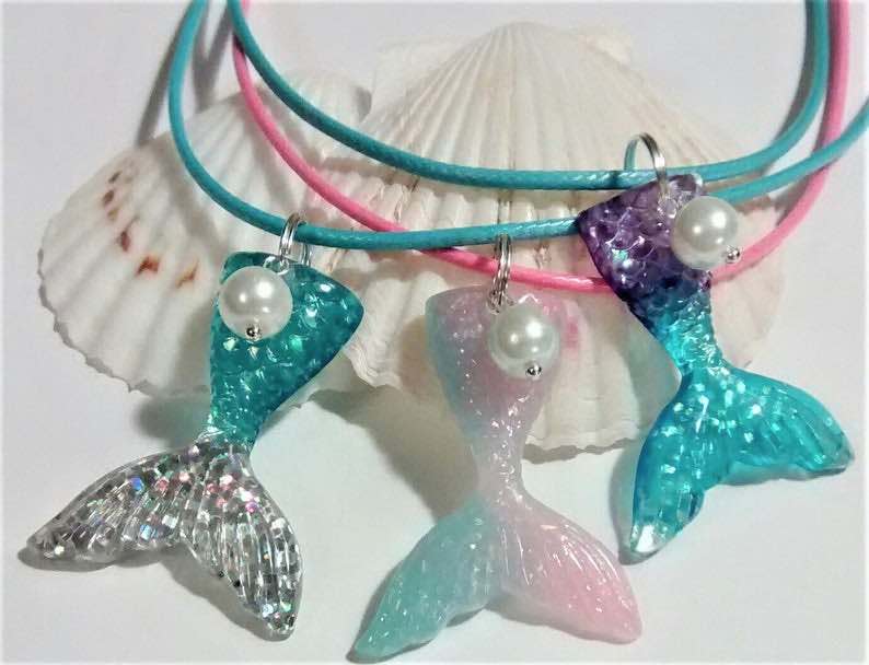 Girl’s Mermaid Tail & Pearl Necklace