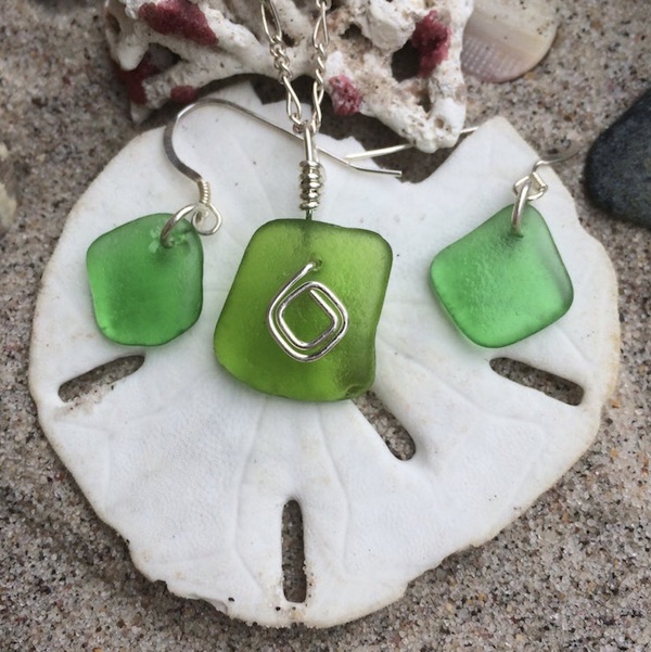 Kelly Green Sea Glass Pendant & Earrings